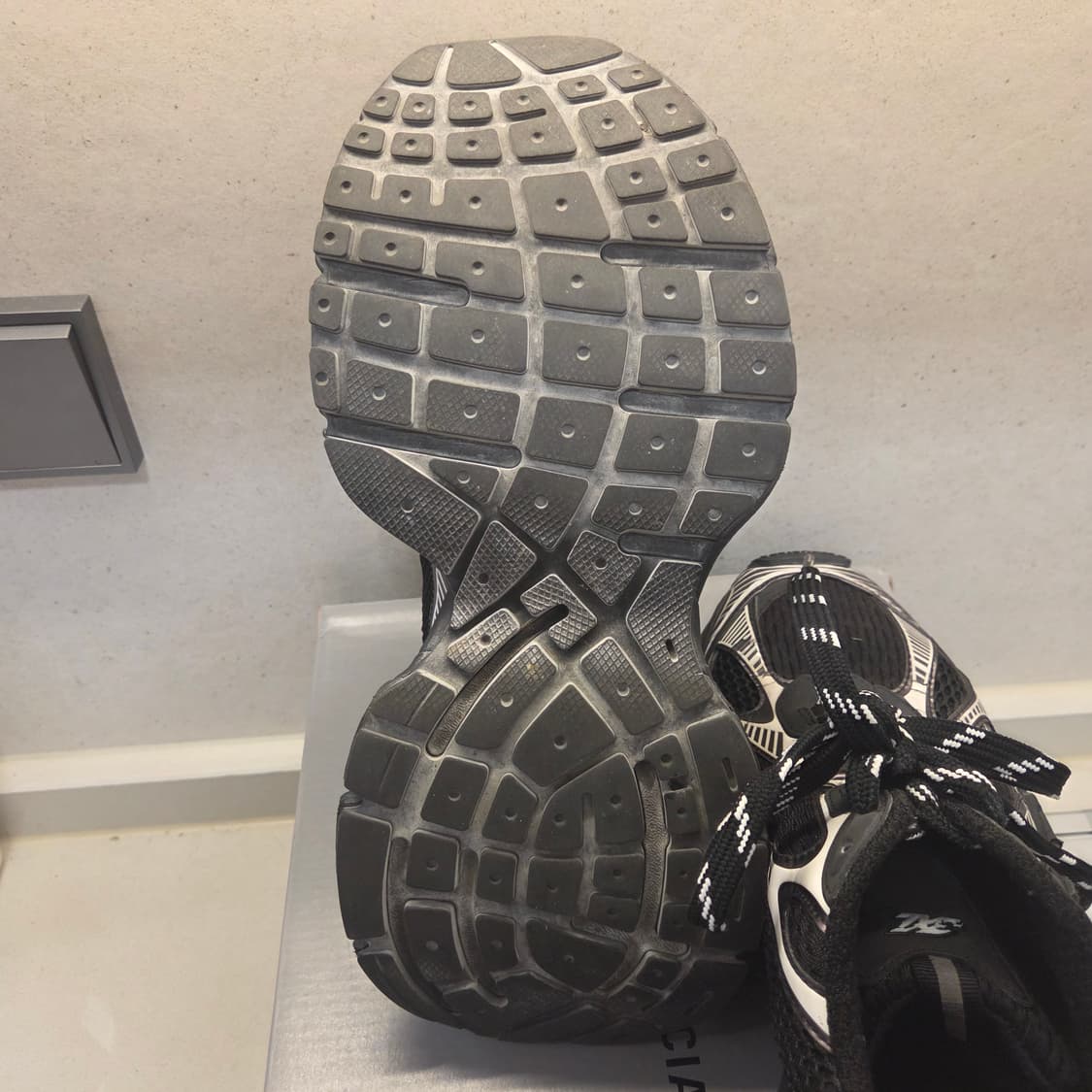 발렌시아가 3XL 블랙 43 사이즈 상품이미지8