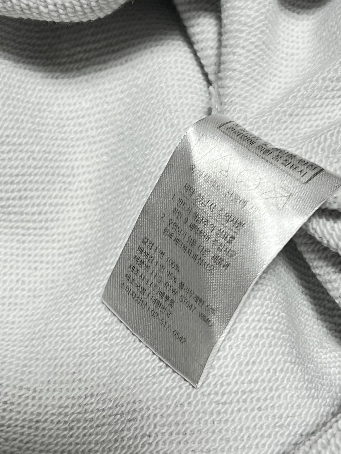 VERUTUM 베루툼 자수 스몰로고 맨투맨 L 멜란지 그레이 상품이미지4