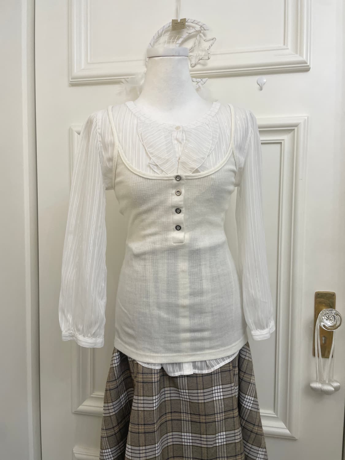 white silver line ruffle blouse&ivory bu 상품이미지1