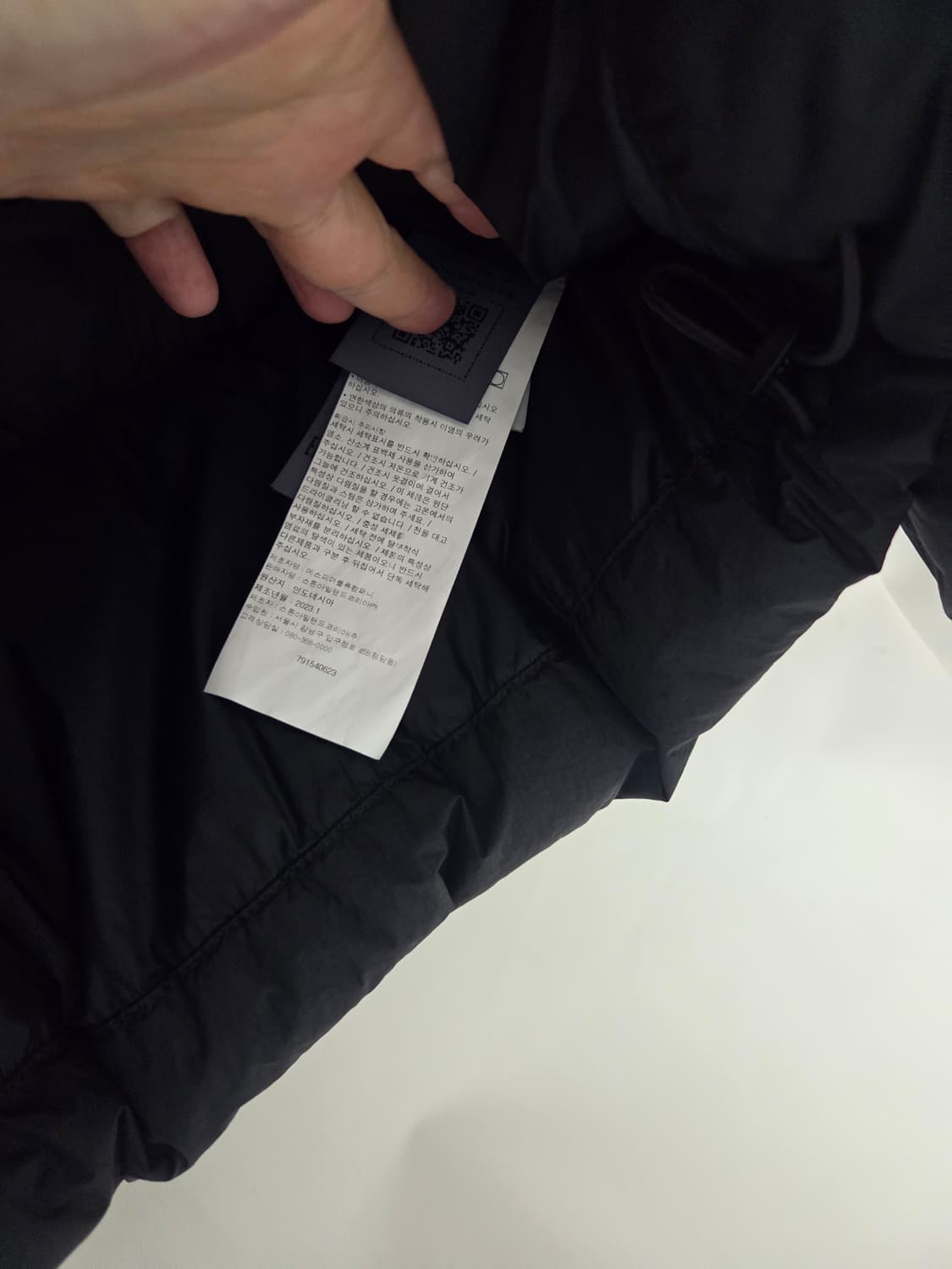 스톤아일랜드 23FW 크링클랩스 논후드패딩 블랙 상품이미지3