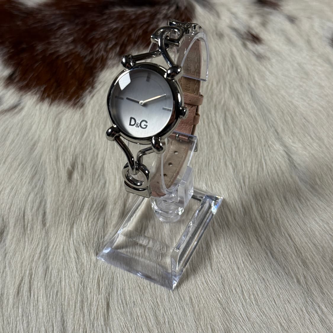 돌체앤가바나 핑크 스틸 로고 가죽 여성 손목시계 상품이미지3