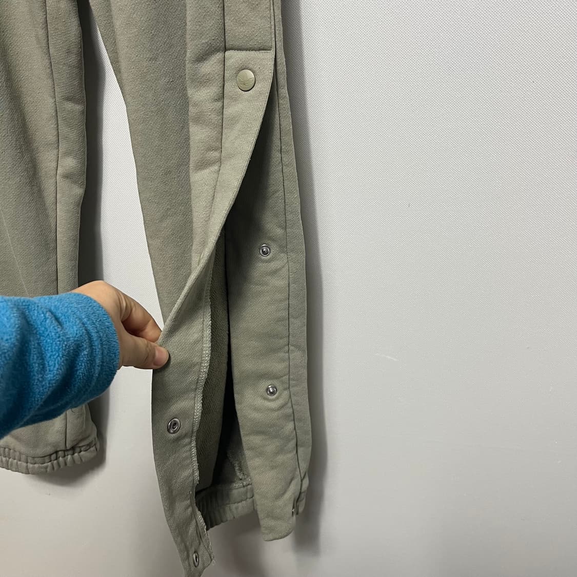 아디다스 에센셜 트레이닝 츄리닝 세트 카키 m 상품이미지10