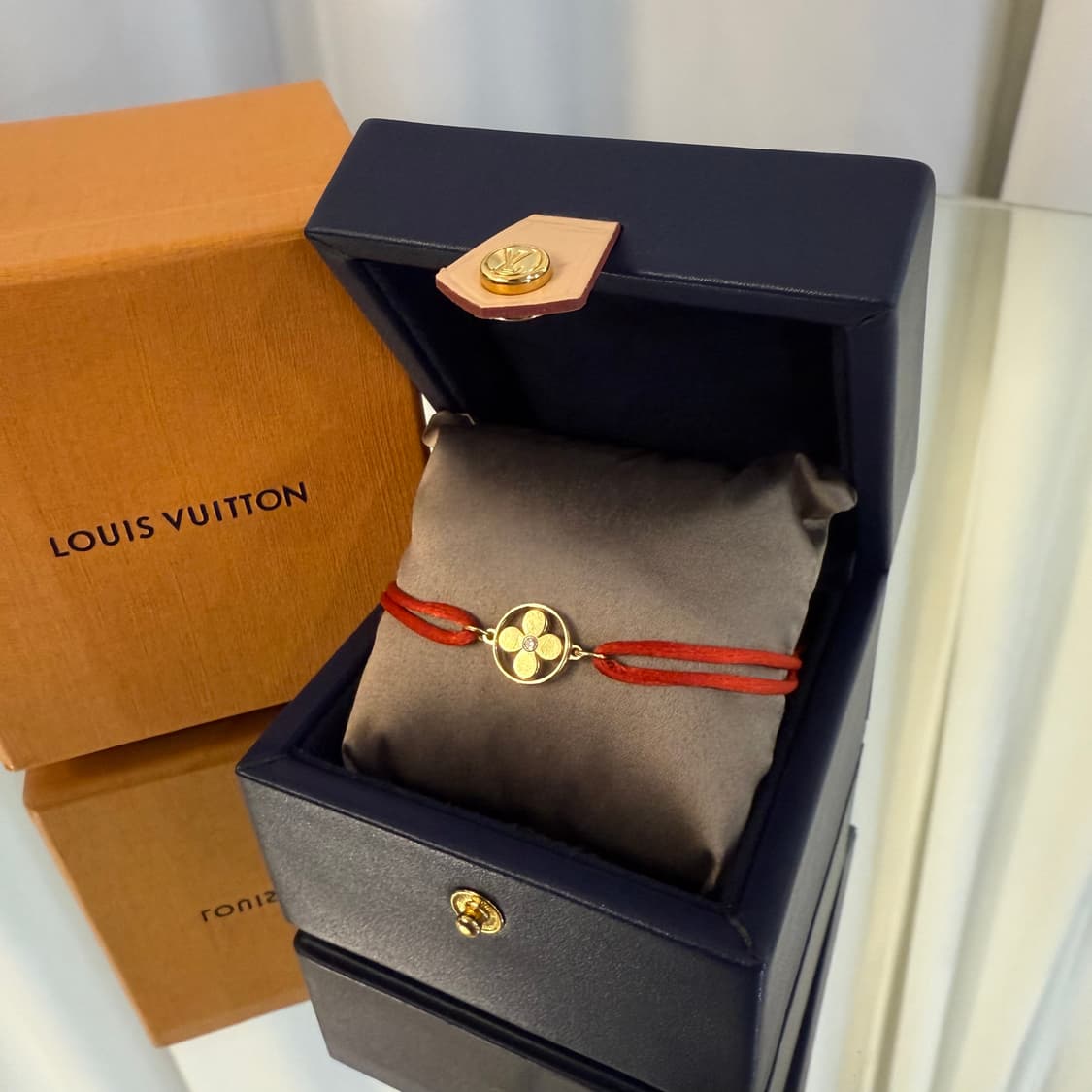 루이비통 이딜 블라썸 다이아 팔찌 옐로우골드 18K 상품이미지4