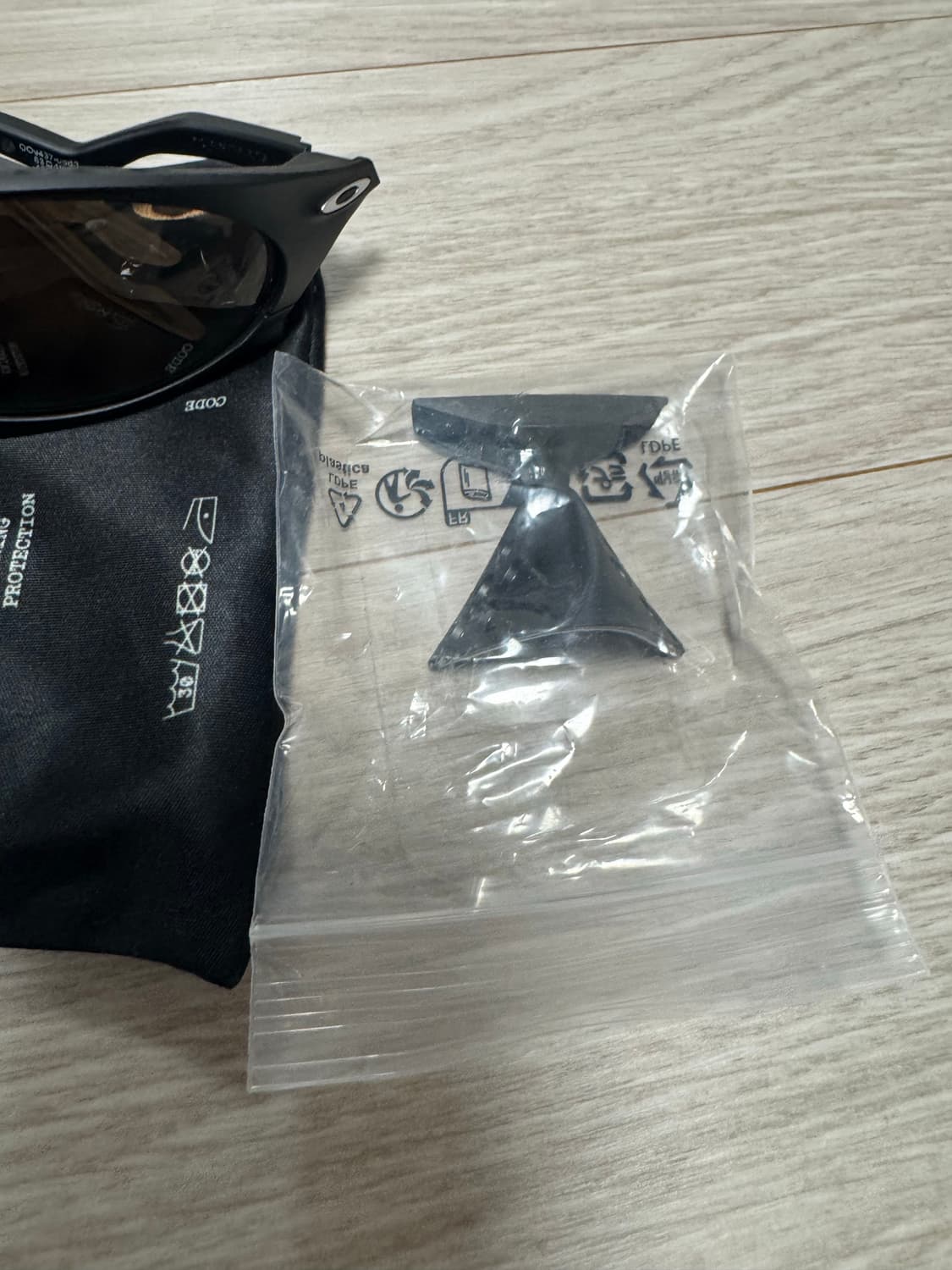 오클리x새티스파이 플란타리스 매트 블랙 상품이미지3