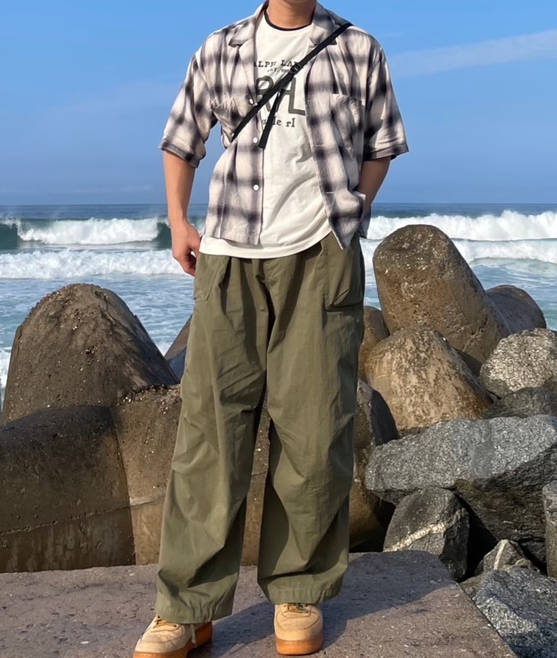 유나이티드 애로우즈 몽키타임 크롭 옴브레 반팔셔츠 상품이미지3