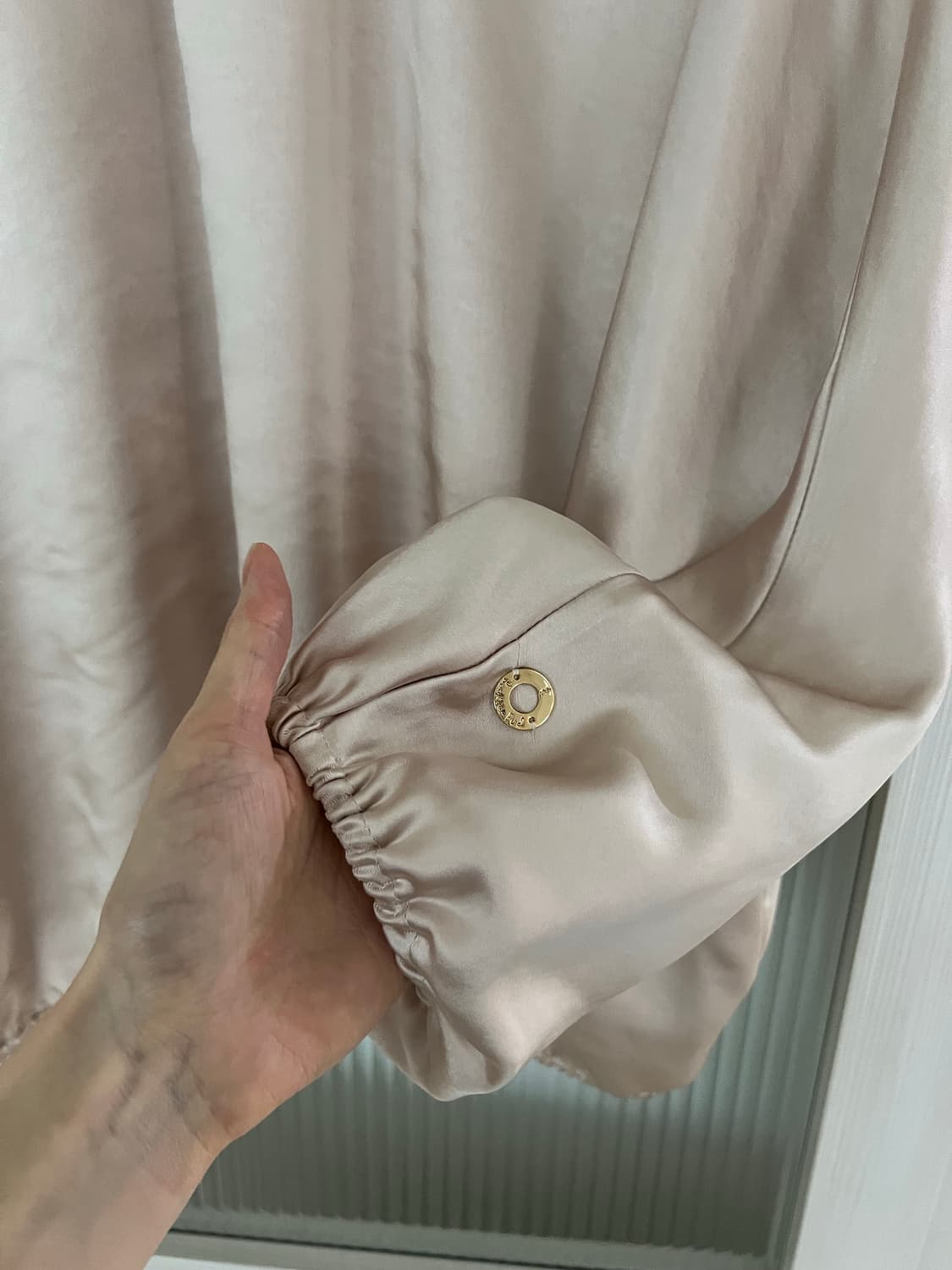 고퀄 - 새틴 블라우스 상품이미지4