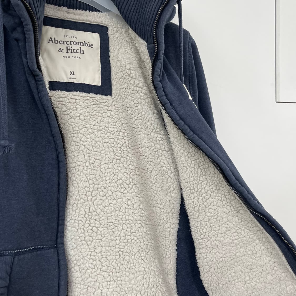 아베크롬비 자수로고 양털안감 네이비 후드집업 상품이미지5
