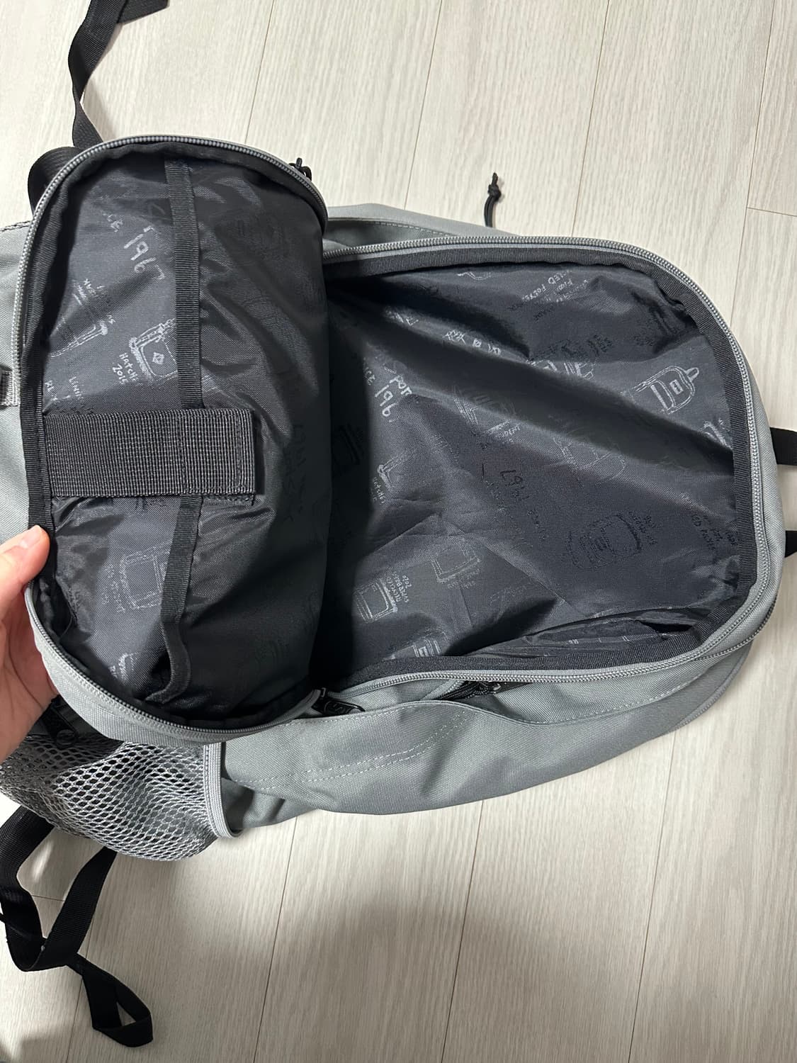 잔스포츠 회색백팩 상품이미지6