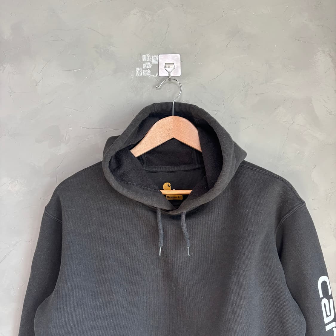 칼하트 미드웨이트 로고 후드 블랙 상품이미지2