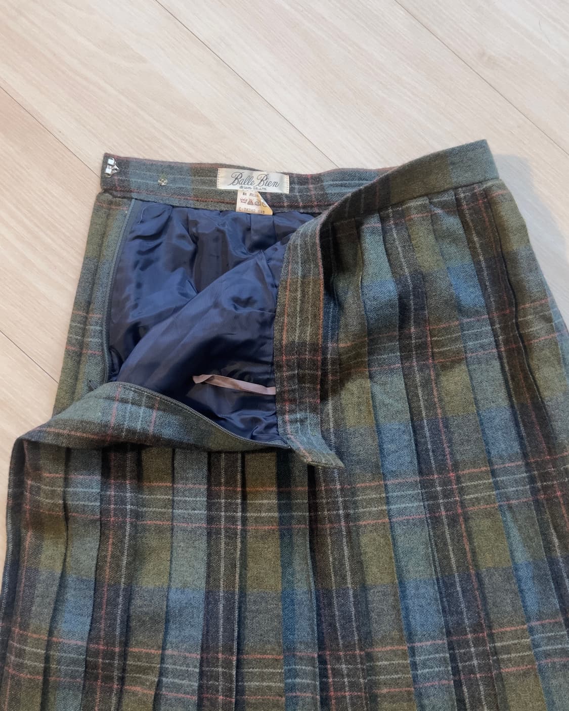 [Belle Bien] Wool Tartan Pleated Skirt 상품이미지5
