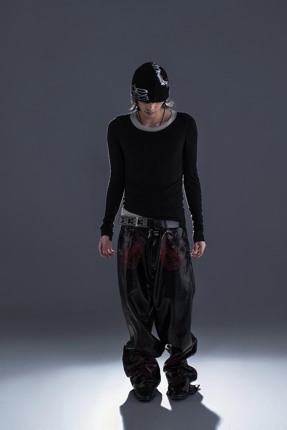Dark Archive Embroidered graphic Pants 상품이미지2