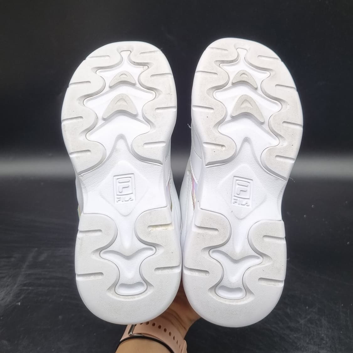 휠라 레이프리즘 여성운동화235  상품이미지3