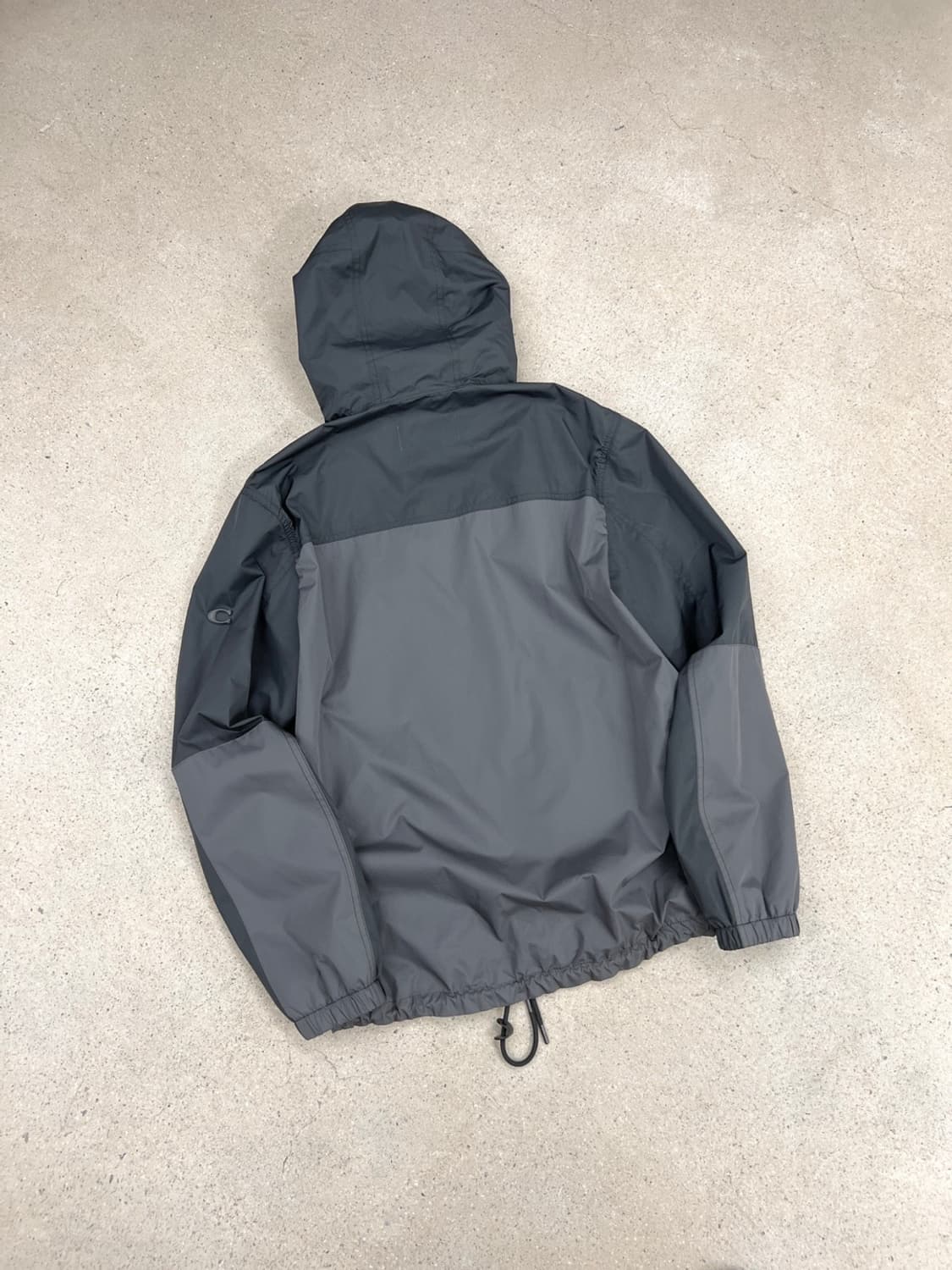 코치 레인 리액티브 윈드브레이커 상품이미지4