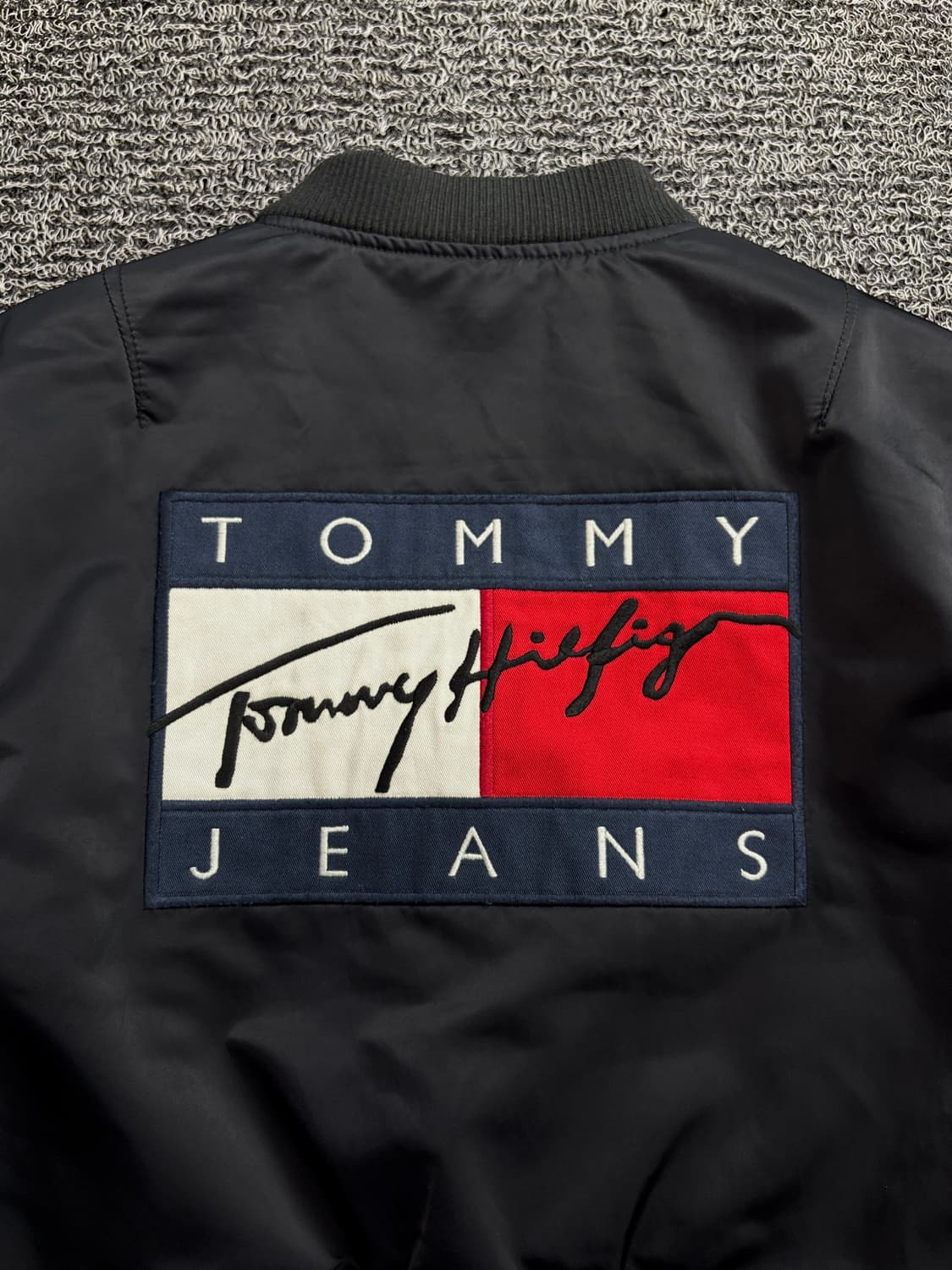 타미힐피거 플래그 빅로고 크롭드 항공 점퍼 1482 상품이미지1