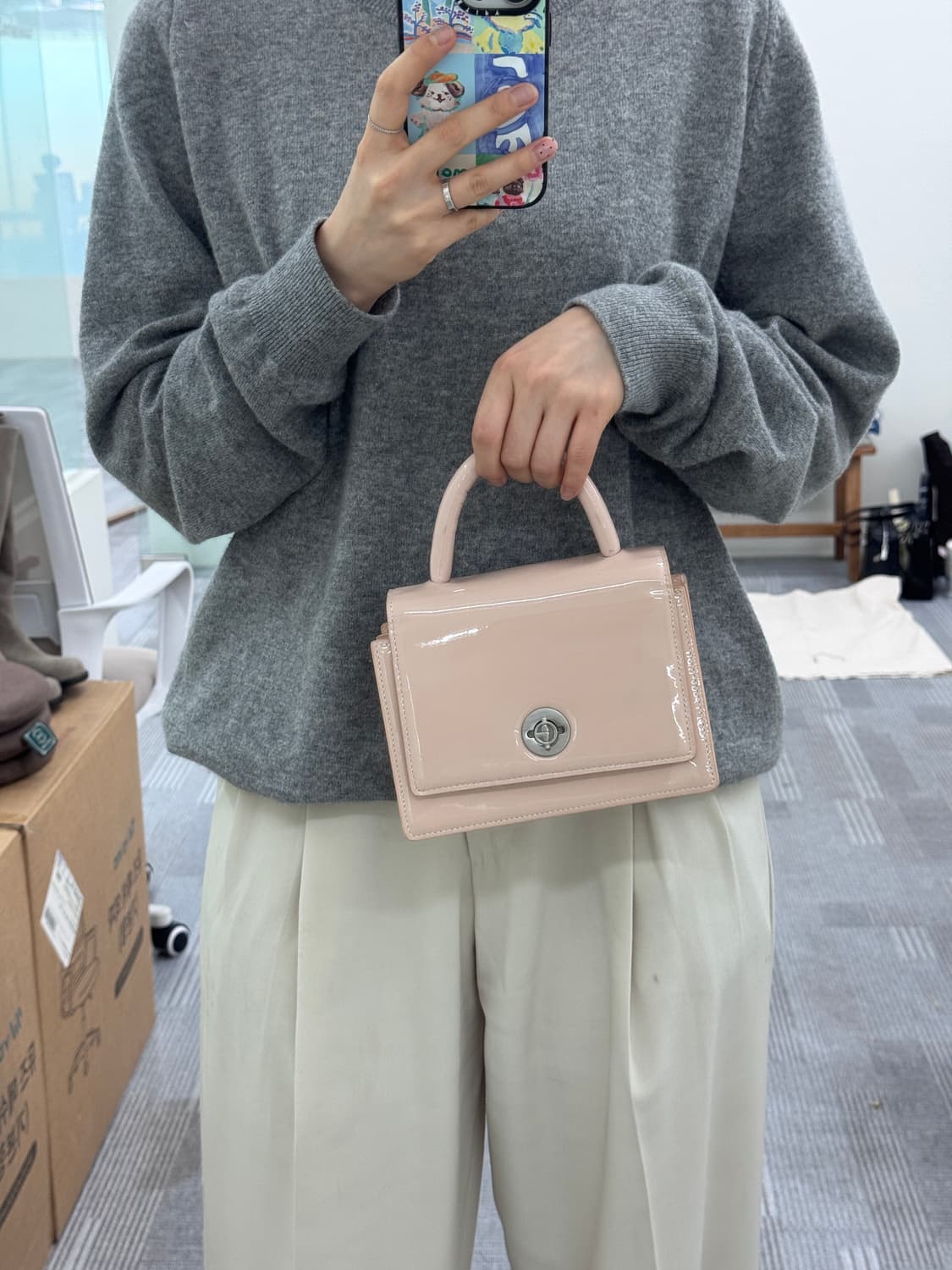 벨 아코디언 핸들백 상품이미지3
