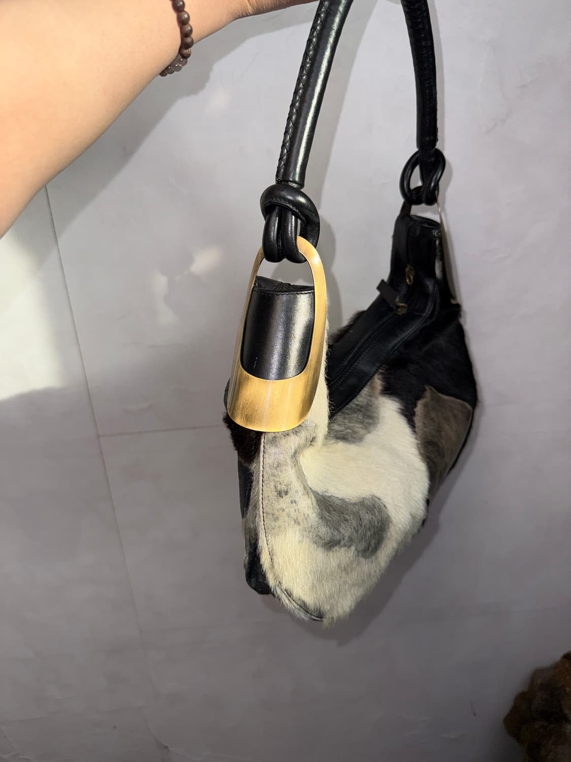 TIME black & white calf fur cow skin 숄더백 상품이미지4
