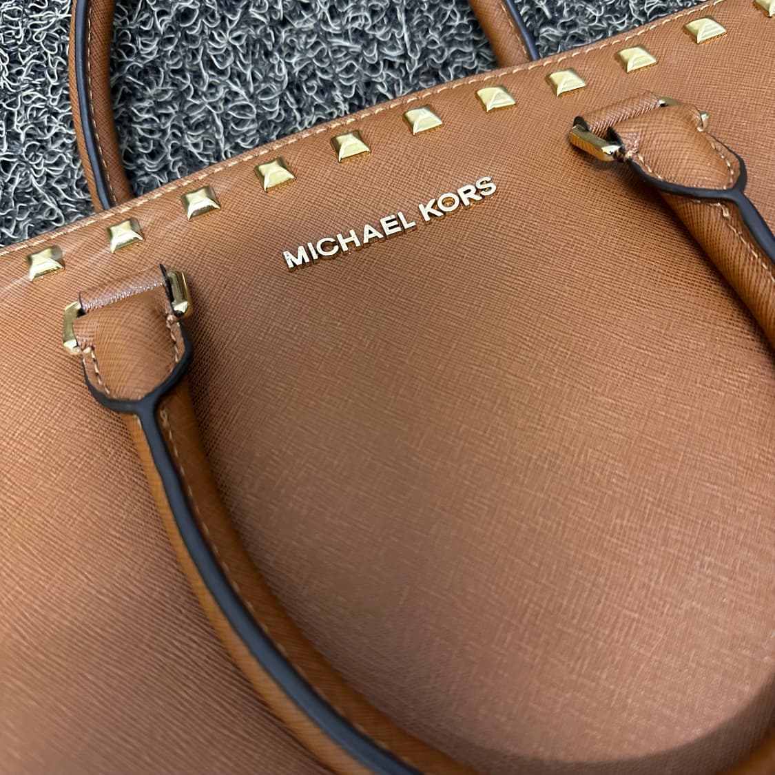 마이클코어스 라지 금장 사피아노 셀마 여성 숄더백 브라운 상품이미지3