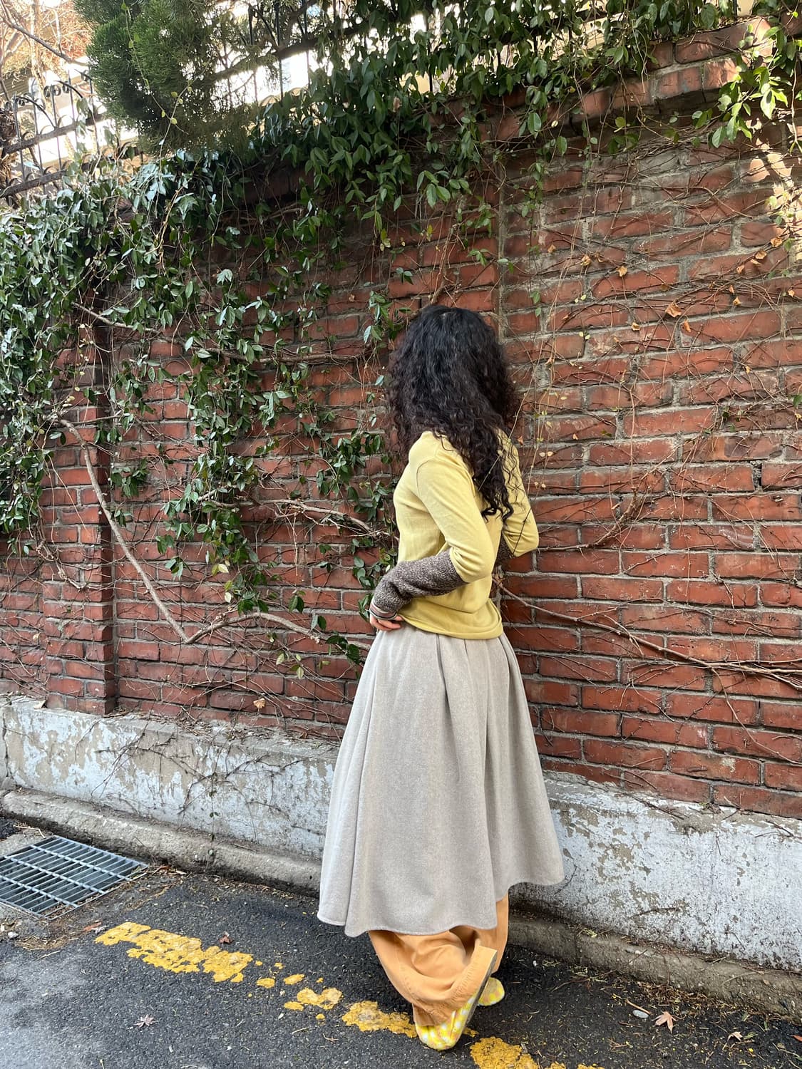 오트밀 랩 포인트 미디스커트 상품이미지5