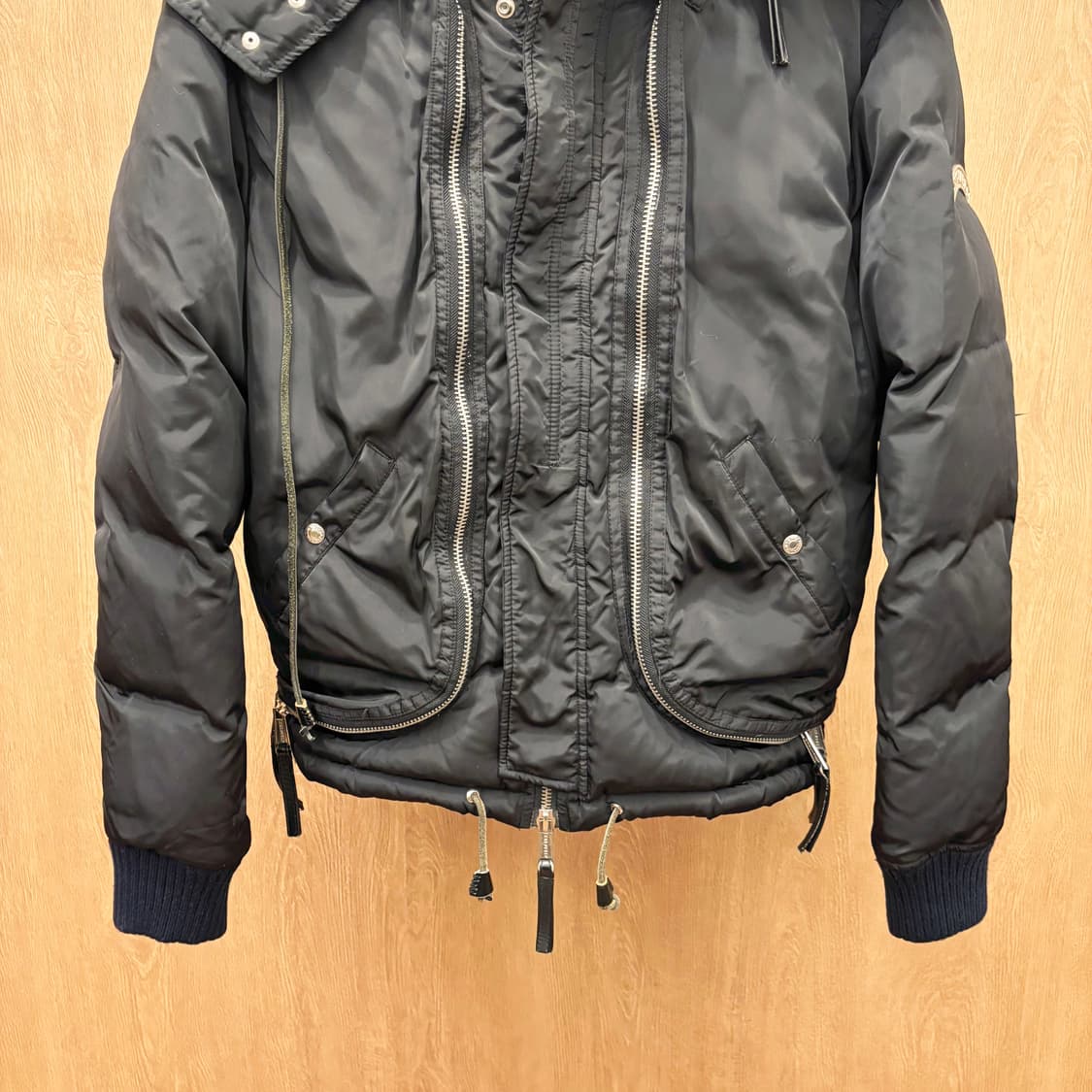 디스퀘어드2 다운 패딩 점퍼 후드 퍼 더블 지퍼 밑단 스트링 디테일 블랙 상품이미지5