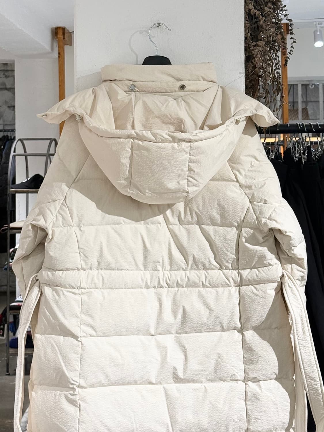 가니 아이보리 테크 시어서커 롱 푸퍼 코트  상품이미지5