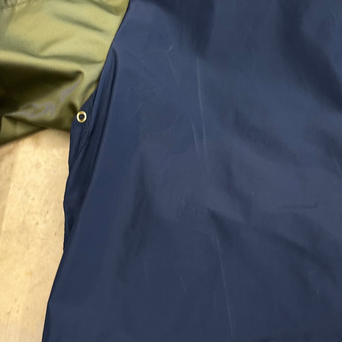 54 버버리 네이비 카키 배색 봄버 자켓 상품이미지7