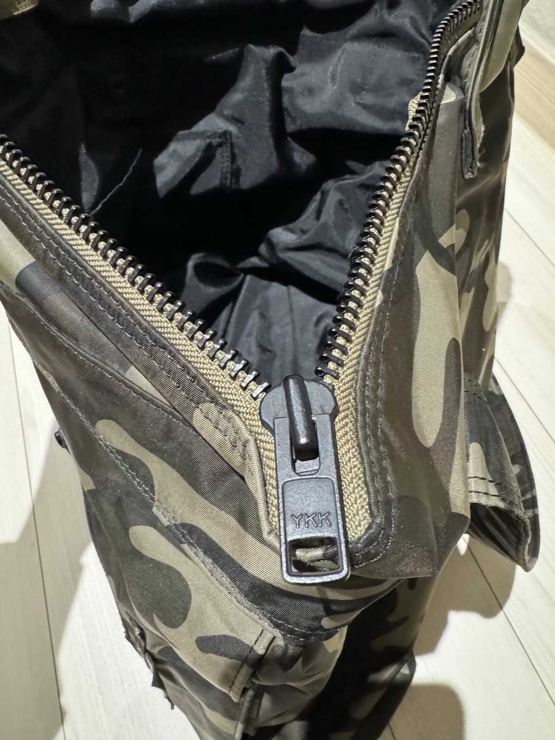 포터 x 화이트 마운티니어링 헬멧백입니다.  상품이미지4