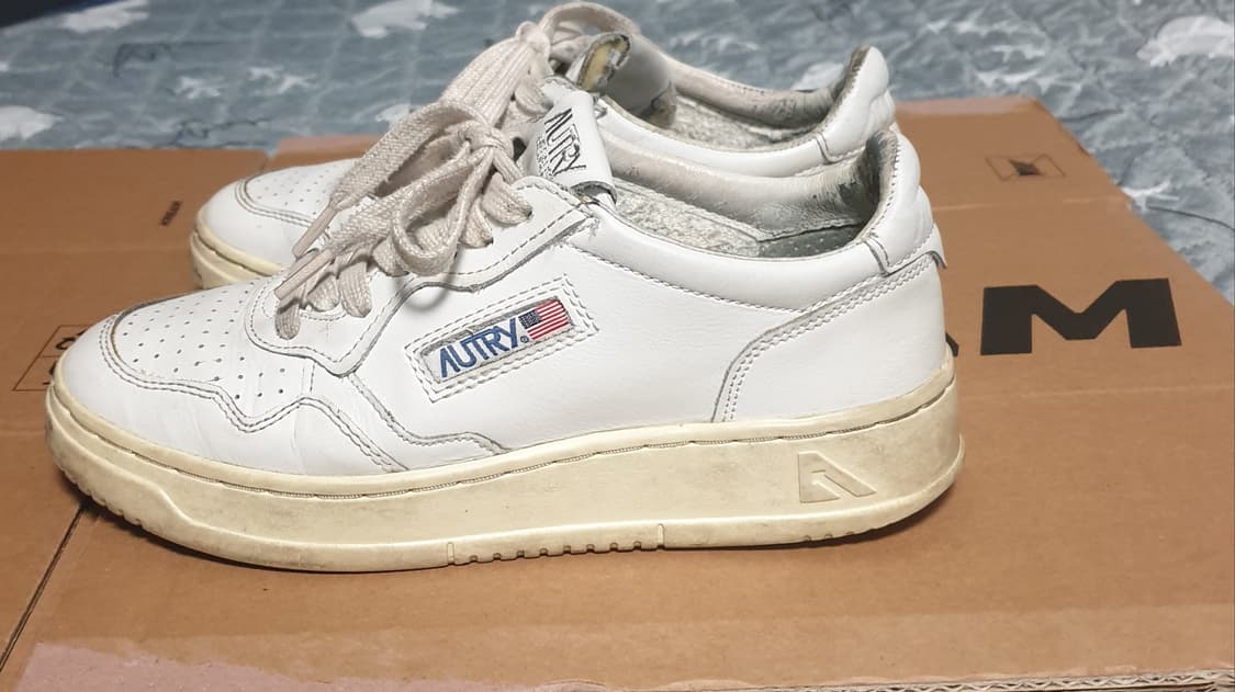 오트리 메달리스트 로우 스니커즈 37(240) 상품이미지3