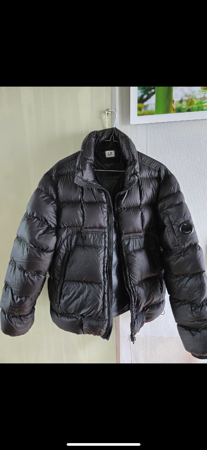Cp컴퍼니 dd쉘 블랙 논후드 다운 패딩 24fw M 상품이미지1