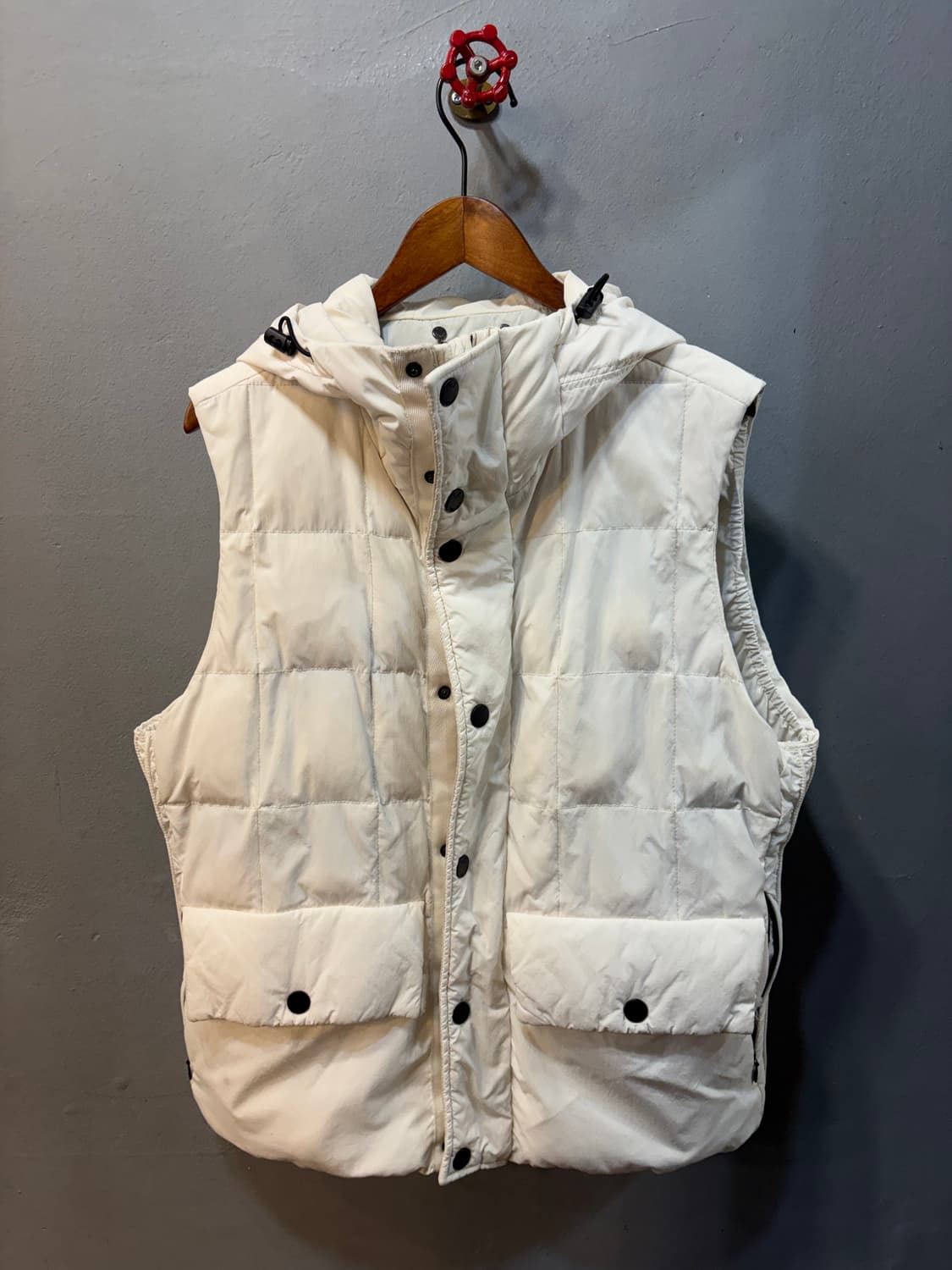 C.P Compand Hooded Down Vest 상품이미지3