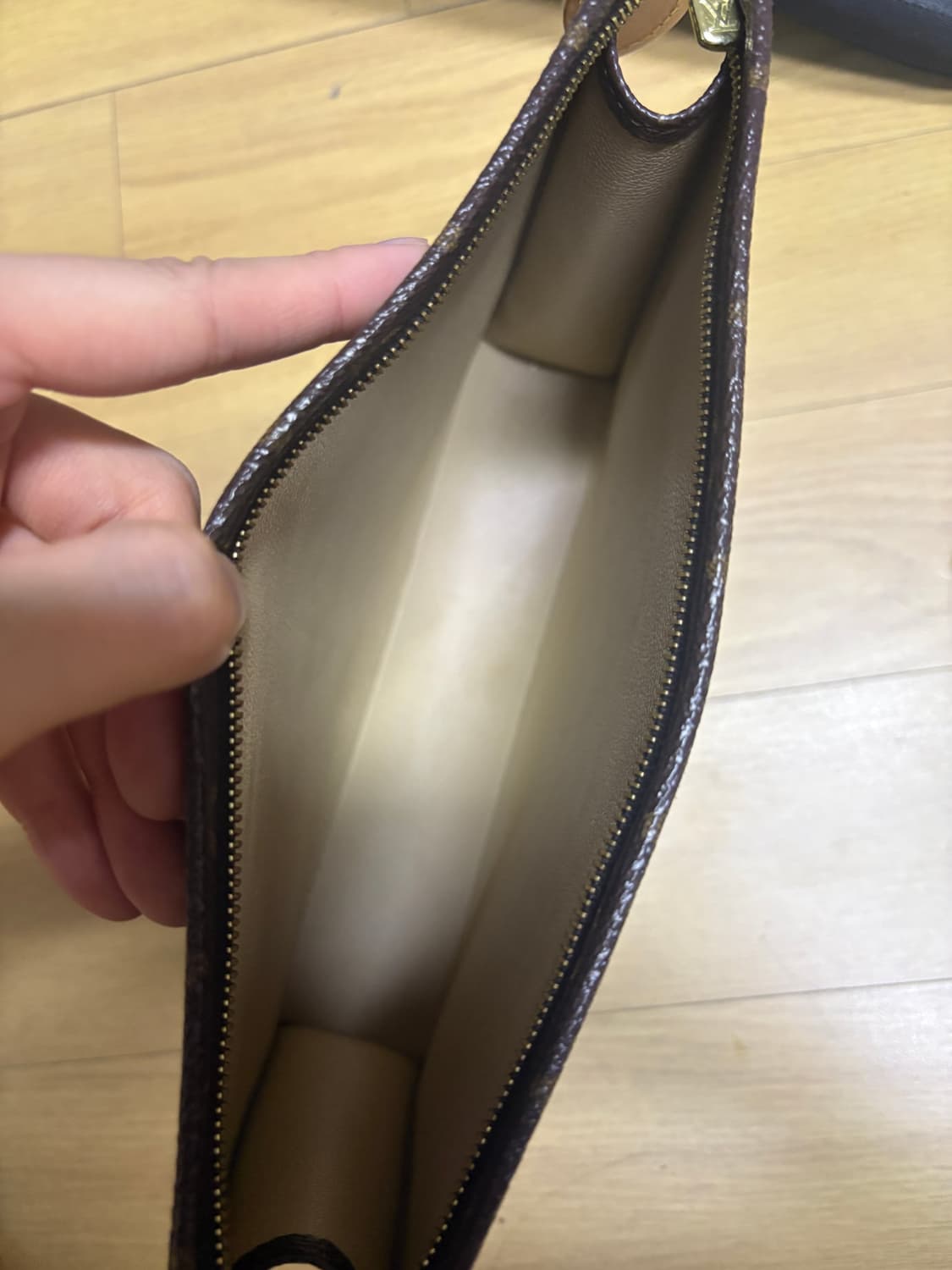루이비통 모노그램 클러치 파우치 상품이미지3