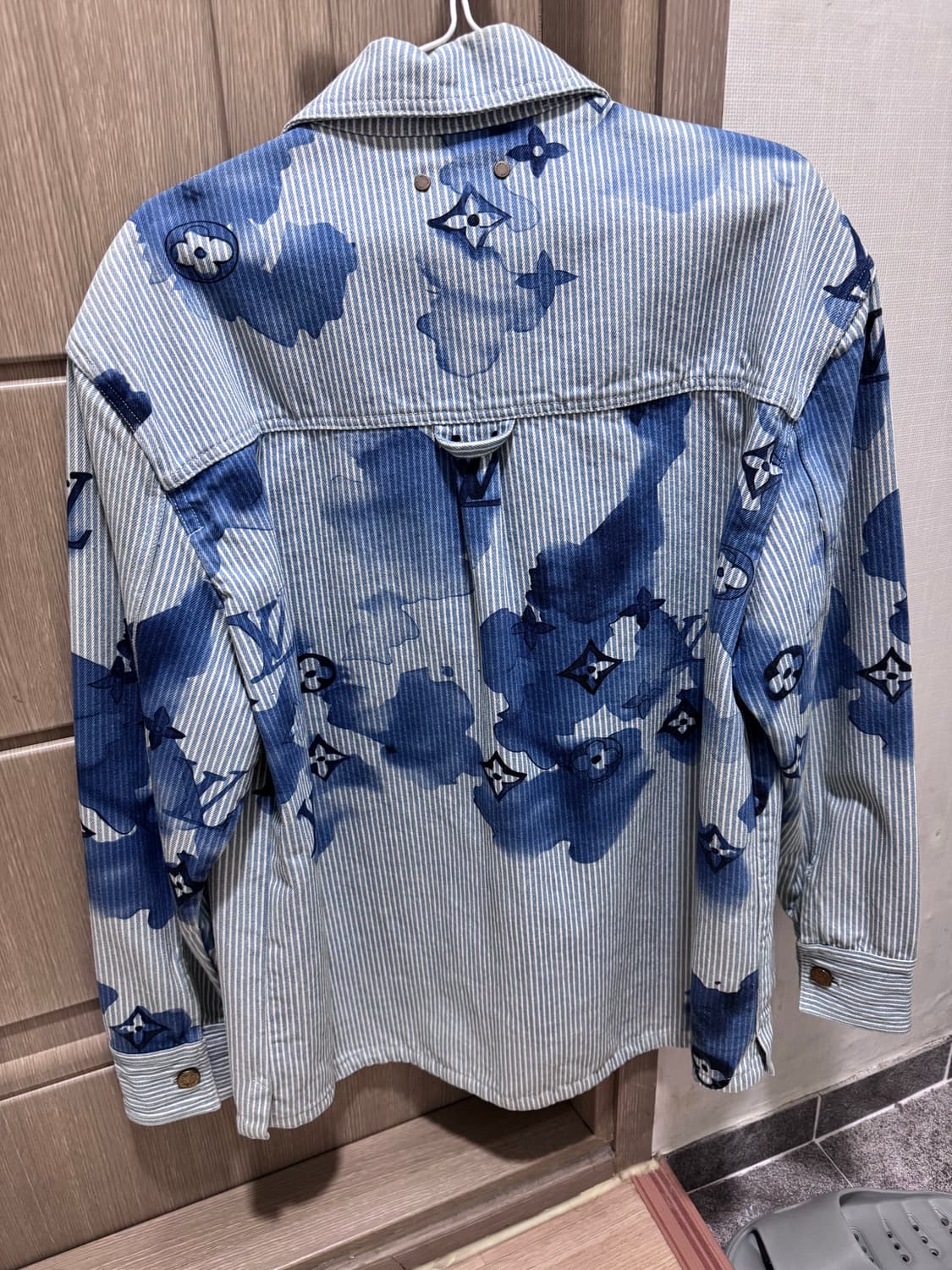 루이비통 워터컬러 데님셔츠 상품이미지2