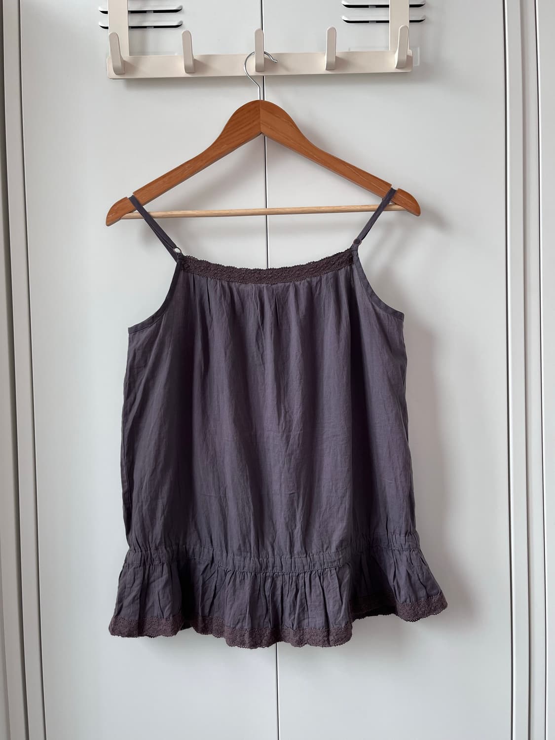Basic tone clothes 퍼플 레이스 셔링 슬리브리스 상품이미지10