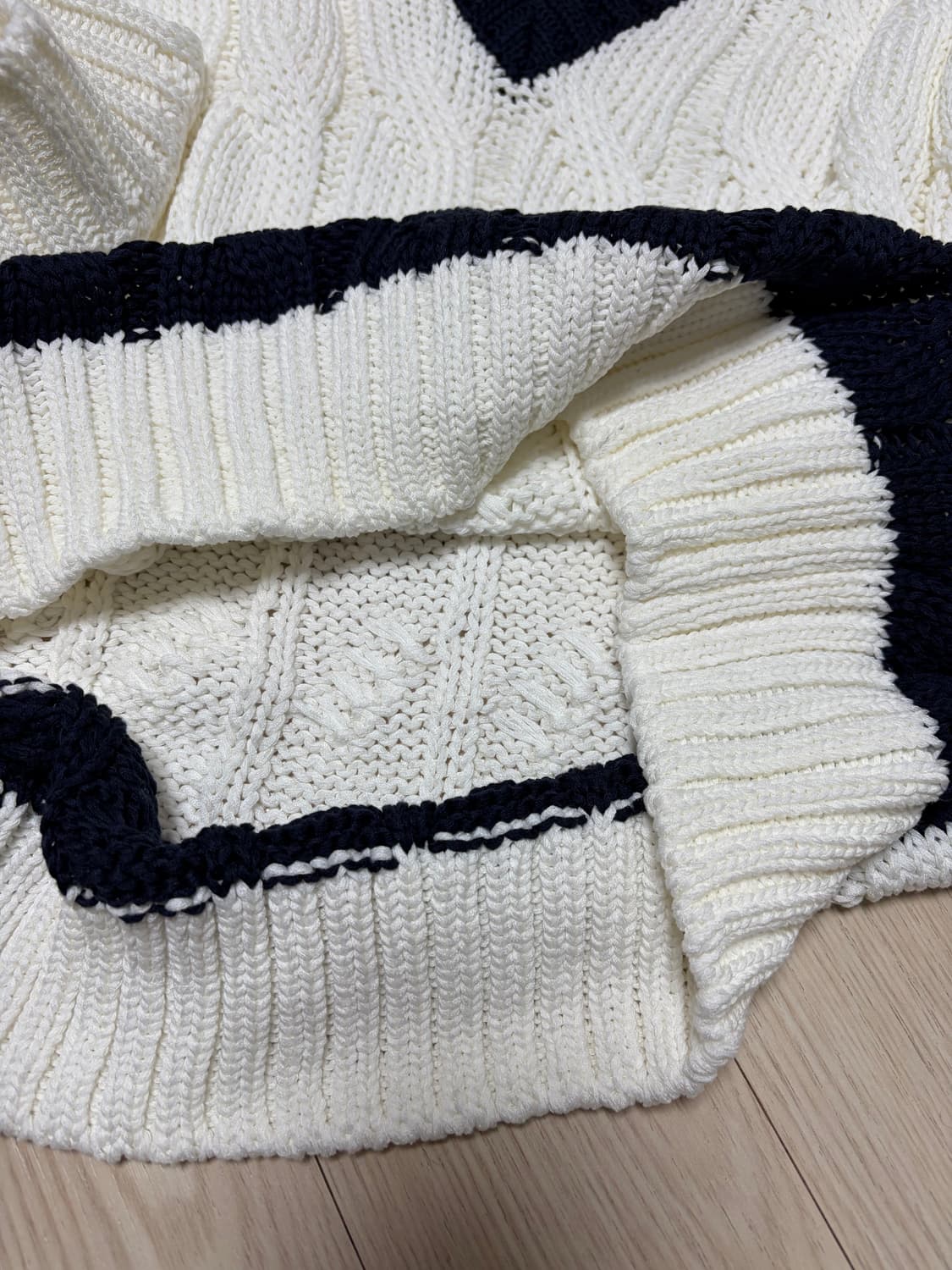 다이애그널 브이넥 니트 상품이미지6