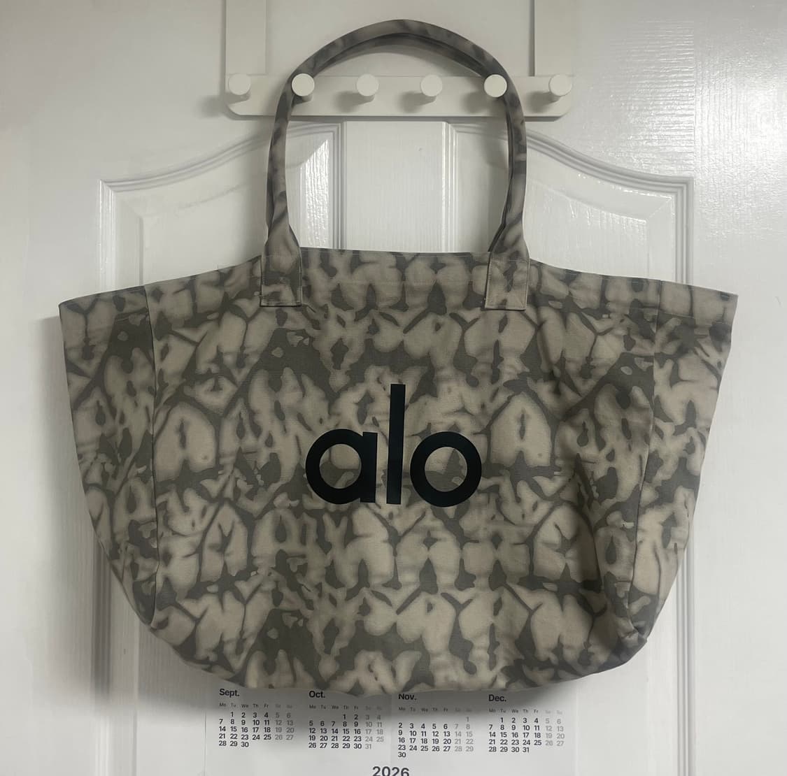 알로 요가 아이코닉 쇼퍼 토트 백 그레이 타이다이 상품이미지1