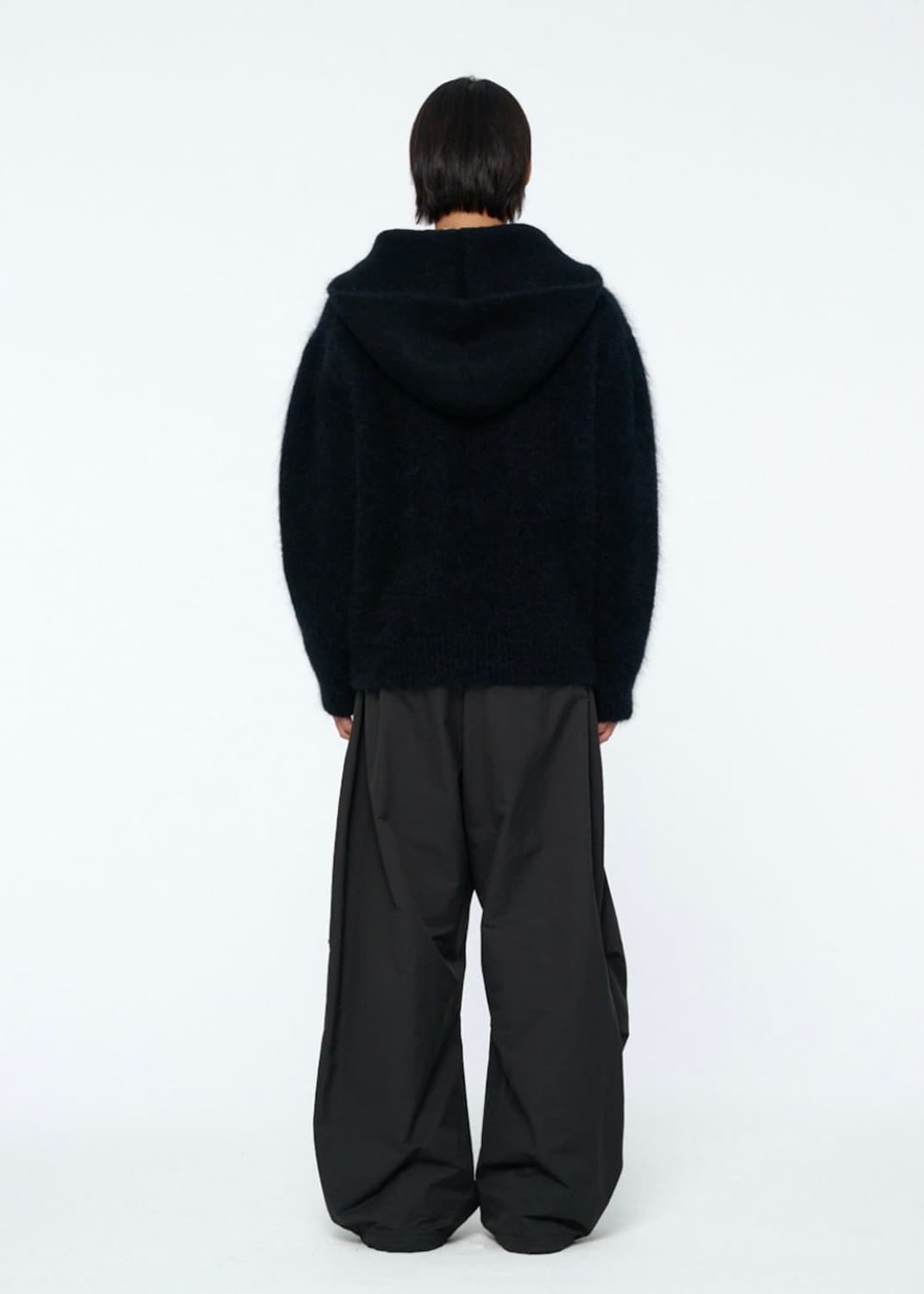 아모멘토 hairy rounded pullover 니트 블랙 상품이미지5