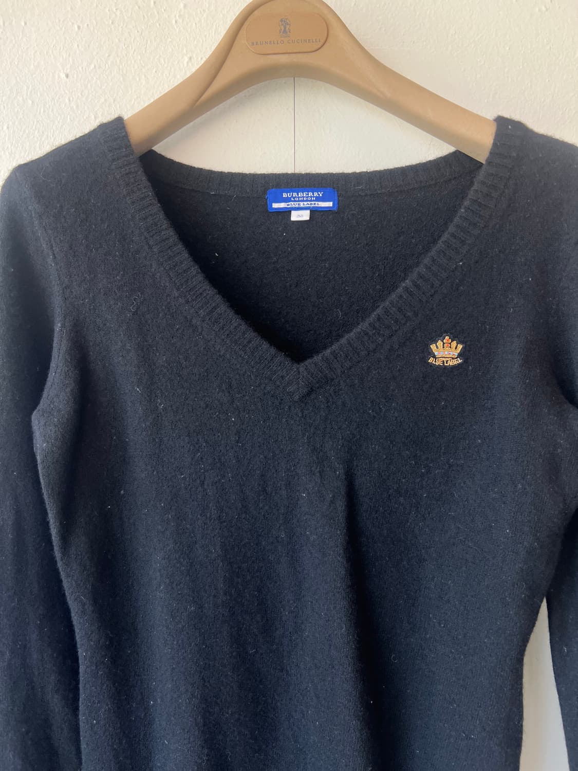 버버리 블루라벨 여성 블랙 브이넥니트 울니트  상품이미지1