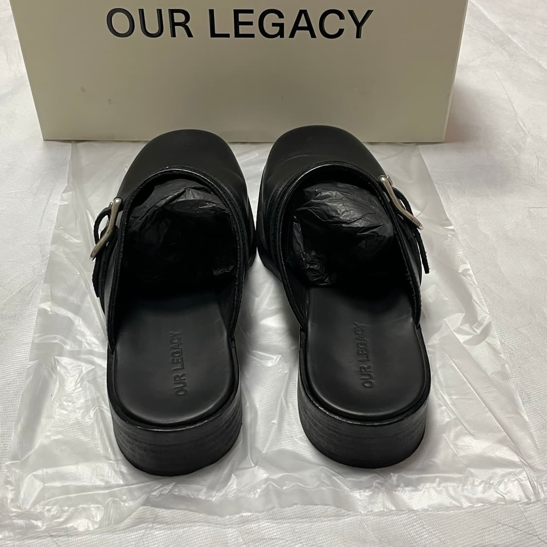 42) 아워레가시 카미온 뮬 블랙 상품이미지2