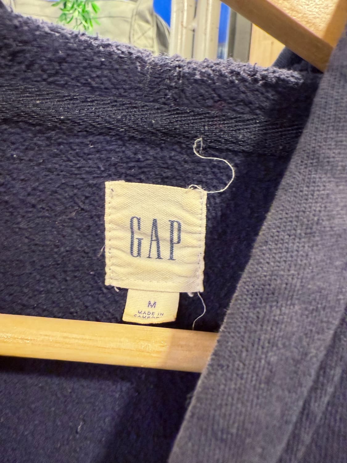 갭 네이비 크롭 후드티 상품이미지2