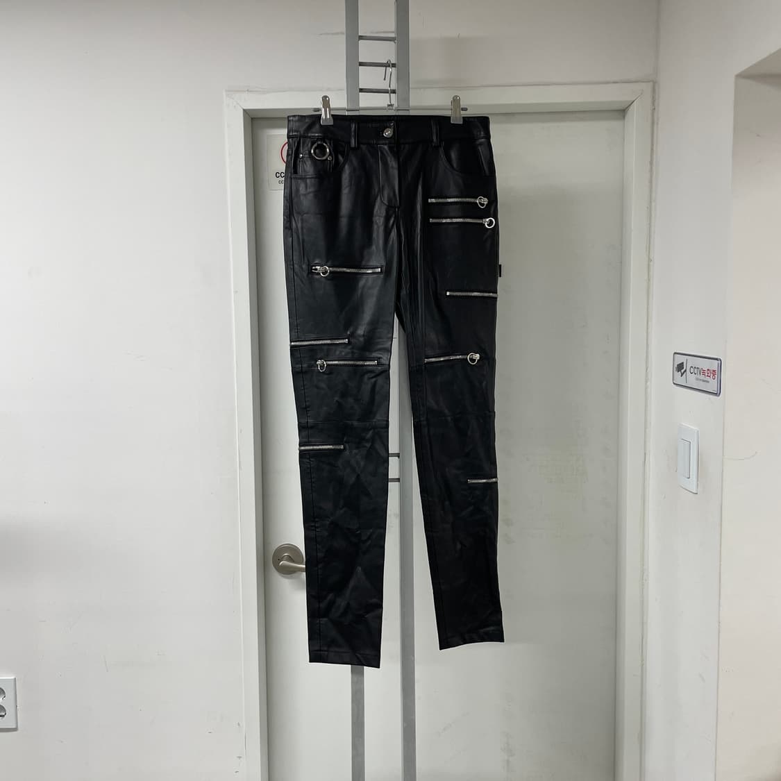 럭키슈에뜨 레더 팬츠 새상품 38(W) 상품이미지7