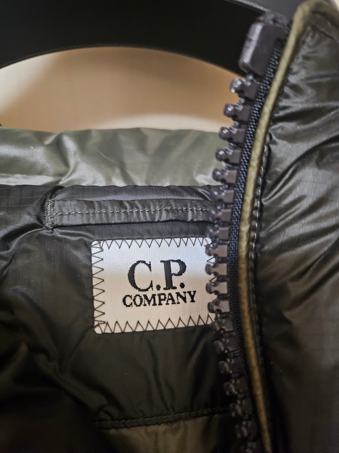 CP컴퍼니 디디쉘 롱 후드 다운 패딩 XXL 상품이미지4