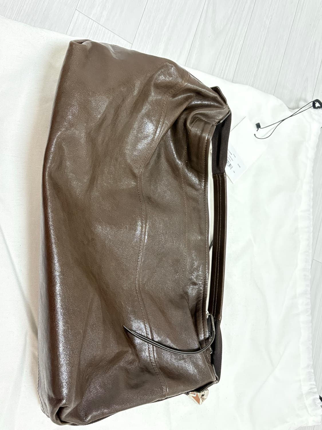 르메르 베를랭고 호보백 다크 브라운 상품이미지3