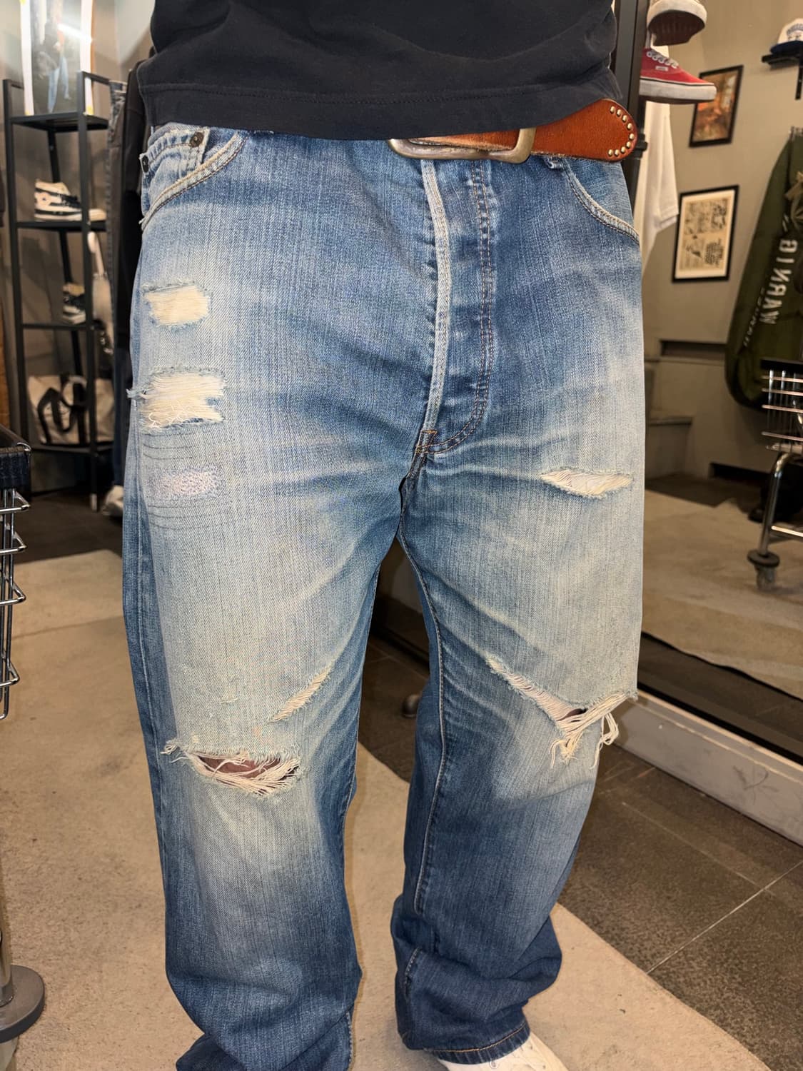 Early 00’s Levi’s 501 repair hard washed 상품이미지3