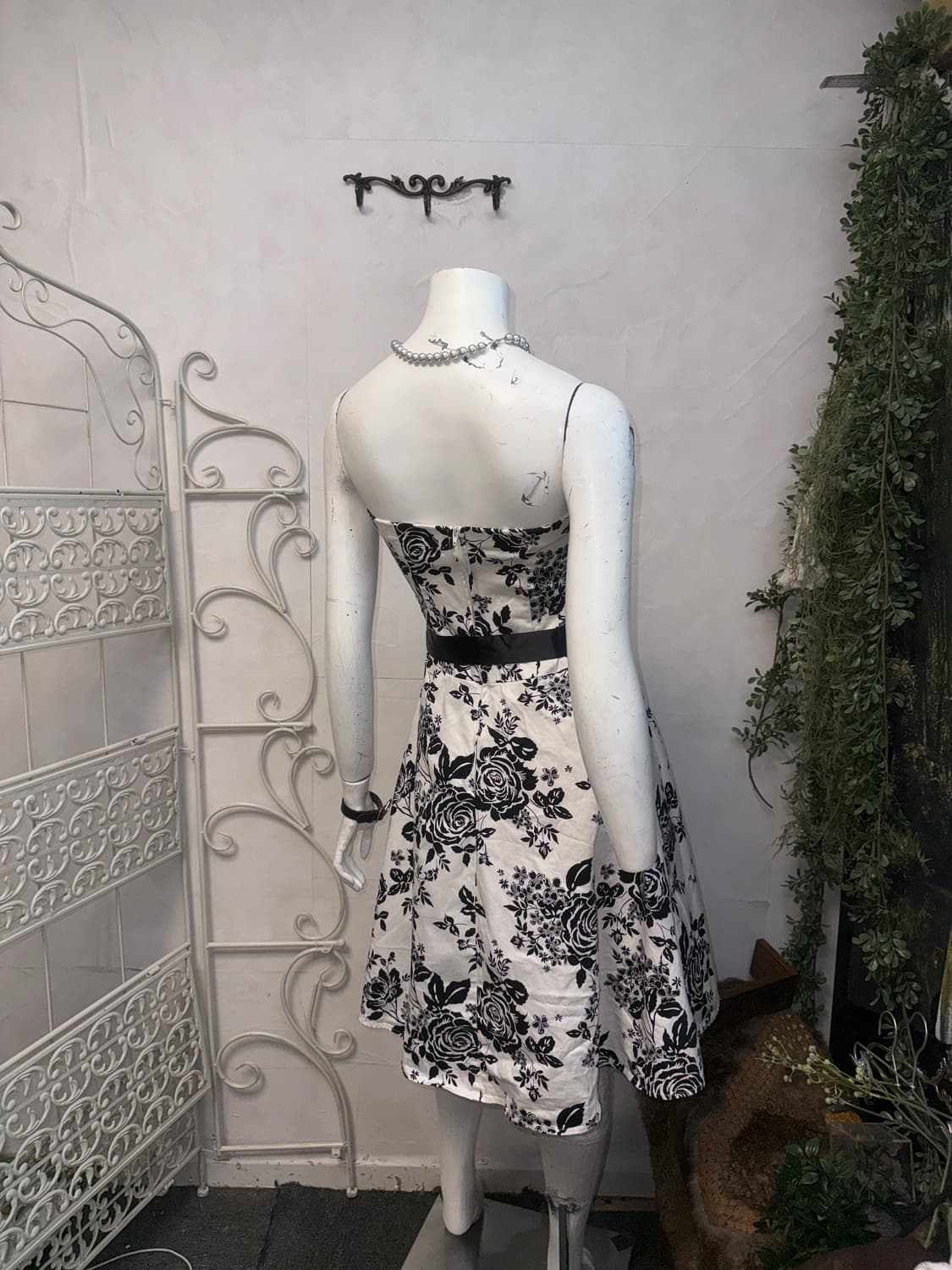 Black & white oriental rose tube top ops 상품이미지4