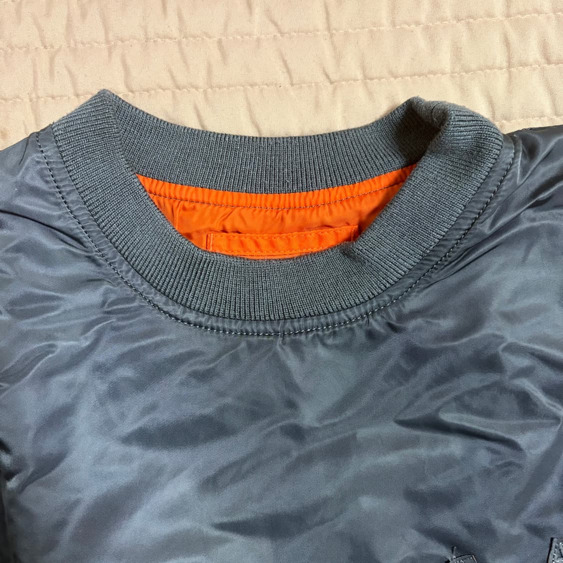 아이앱 스튜디오 x 알파 인더스트리 MA1 티셔츠 상품이미지4