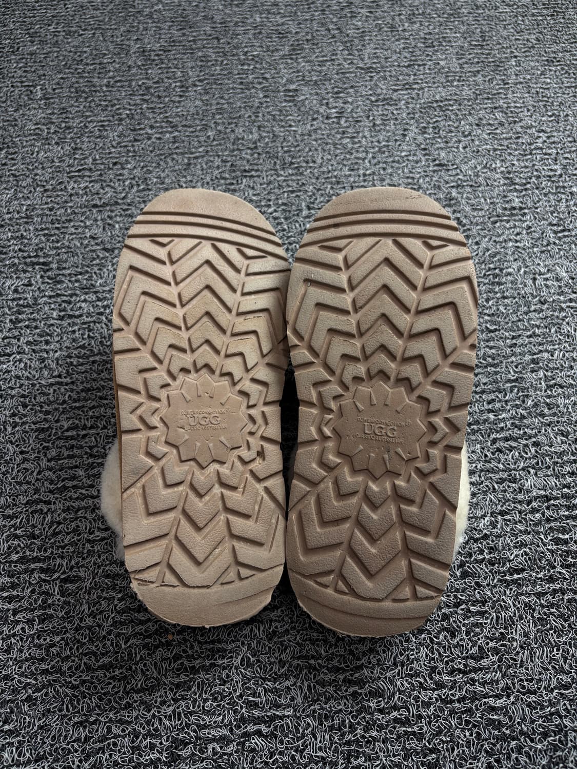 UGG 어그 오즈웨어 다니엘라 앵클 플랫폼 슈즈 2080 상품이미지5