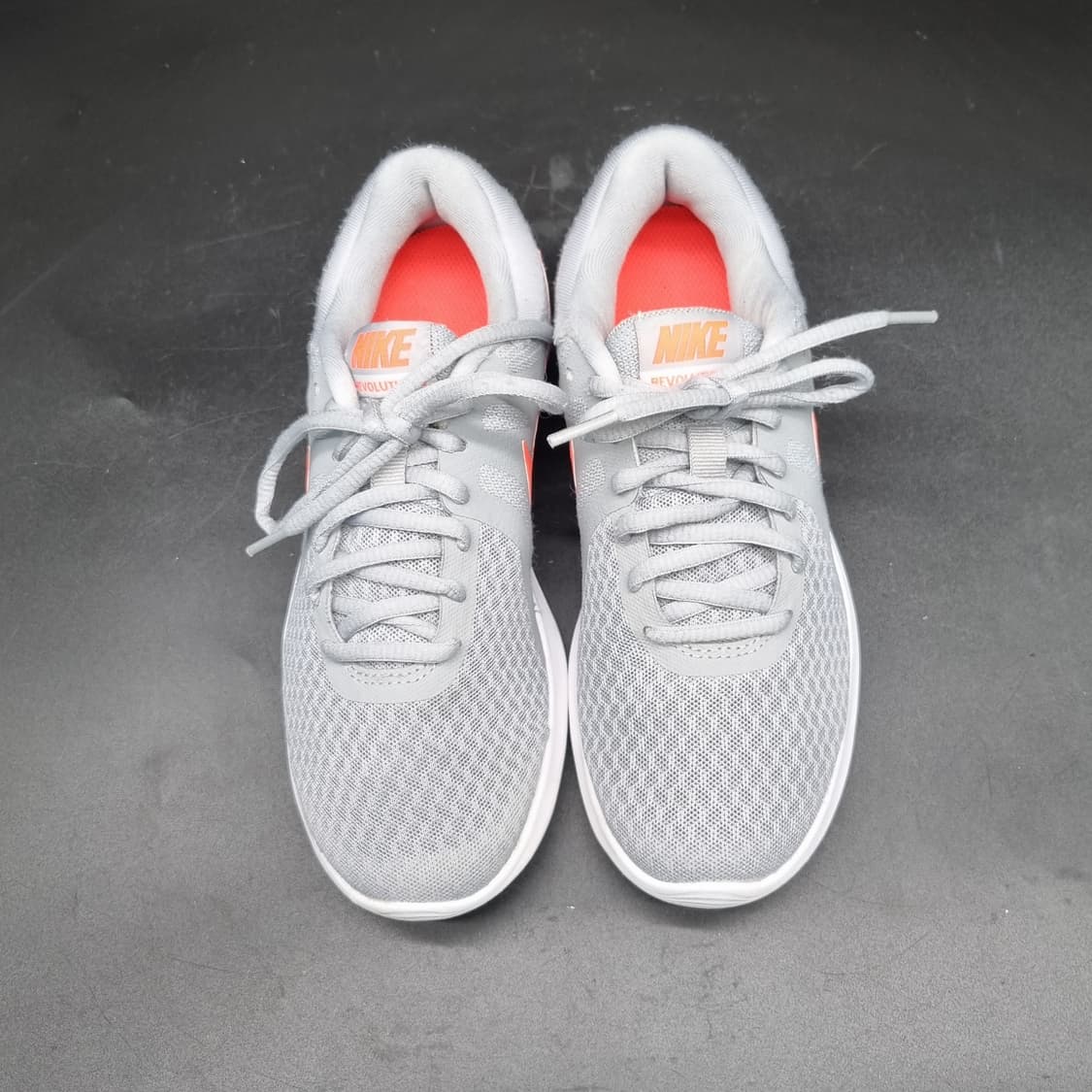 나이키 레볼루션4 운동화220 상품이미지2