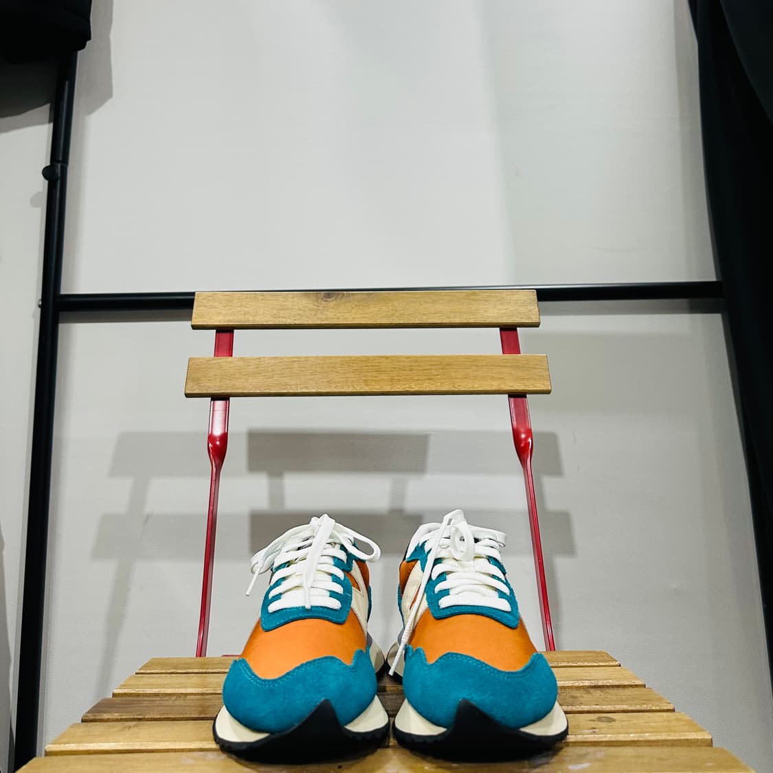 250) 뉴발란스 운동화 남녀공용 신발 237 오렌지 블루 상품이미지2