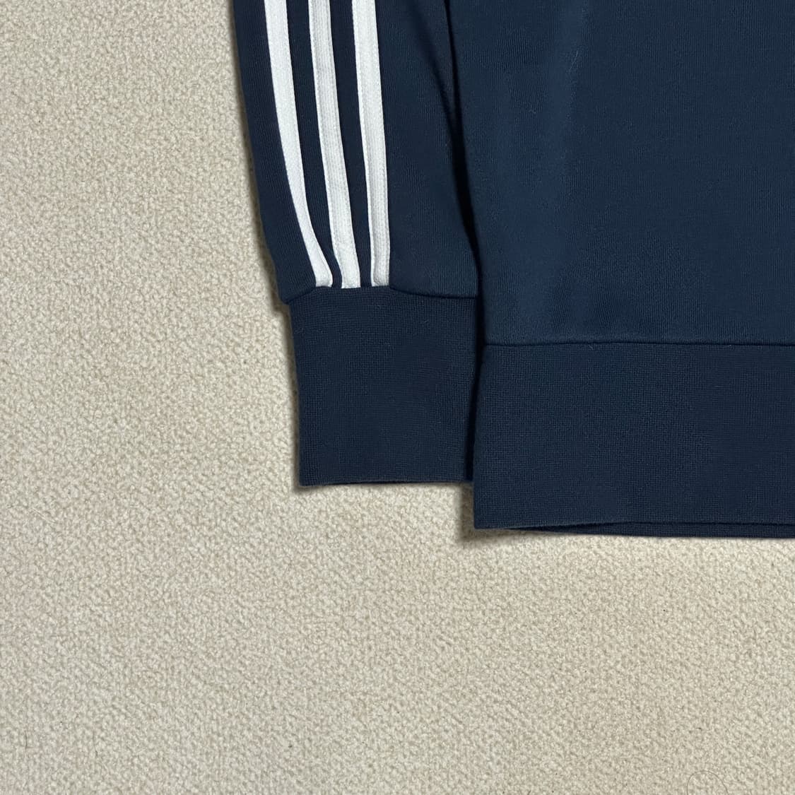 아디다스 ESS 삼선 맨투맨 상품이미지4