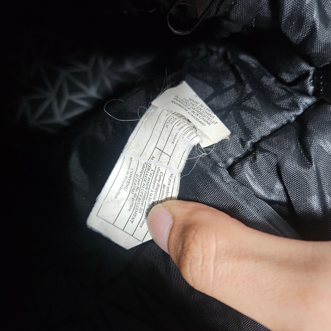 오클리 아이콘 로고 글로시 퀼팅 토트백 상품이미지4