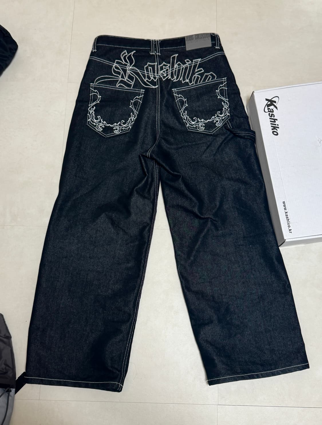 Embroied Nonfade Denim Pants Black 상품이미지2